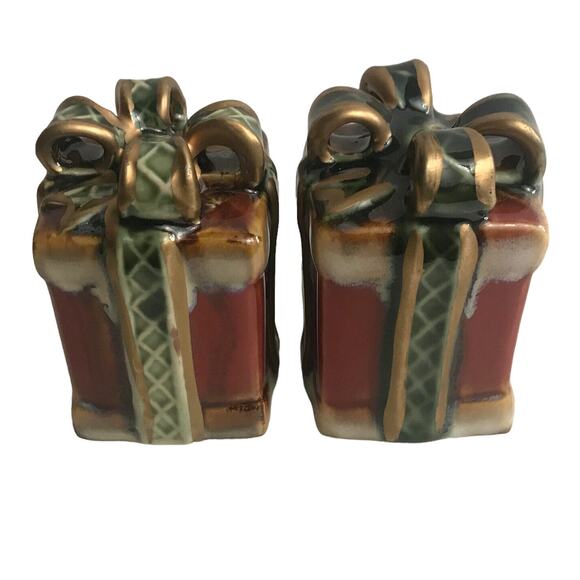 Vintage Christmas Salt Pepper Shakers Gift Packages Drip Glaze Ceramic Presents - Picture 6 of 7